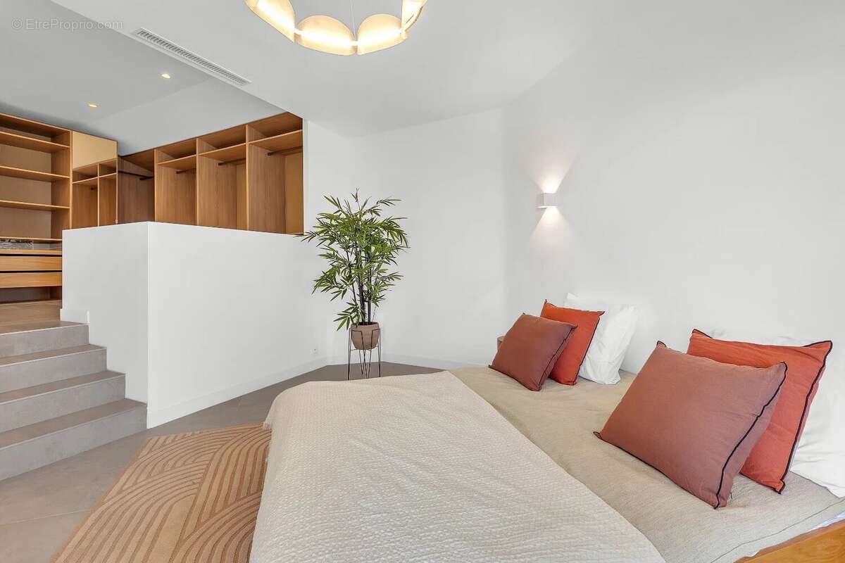 Maison à MANDELIEU-LA-NAPOULE