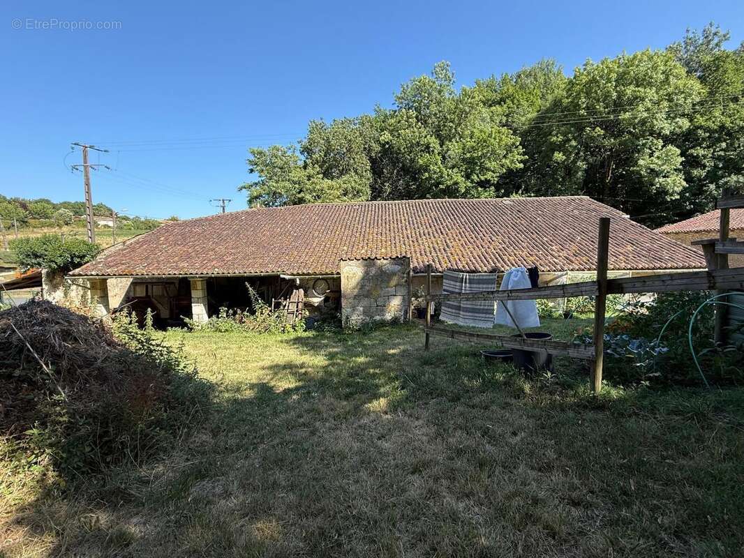 Photo 2 - Maison à CHANIERS