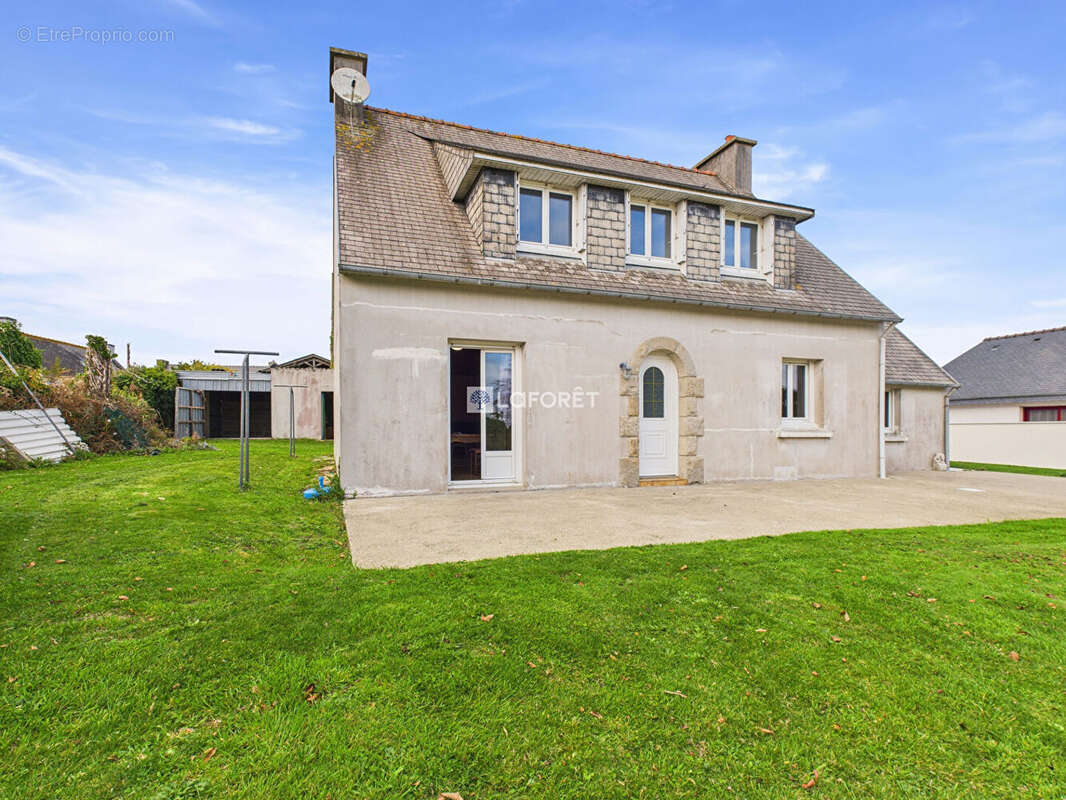 Maison à PLOZEVET
