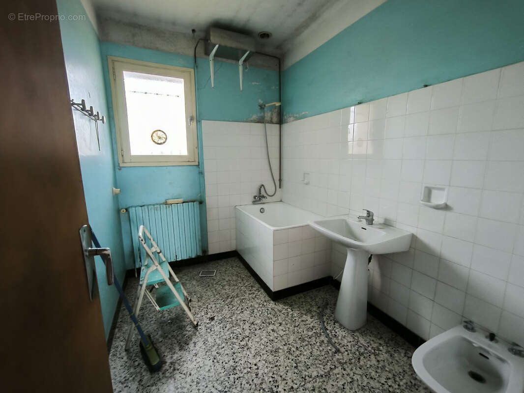 Maison à SAINT-HILAIRE-DE-BRETHMAS