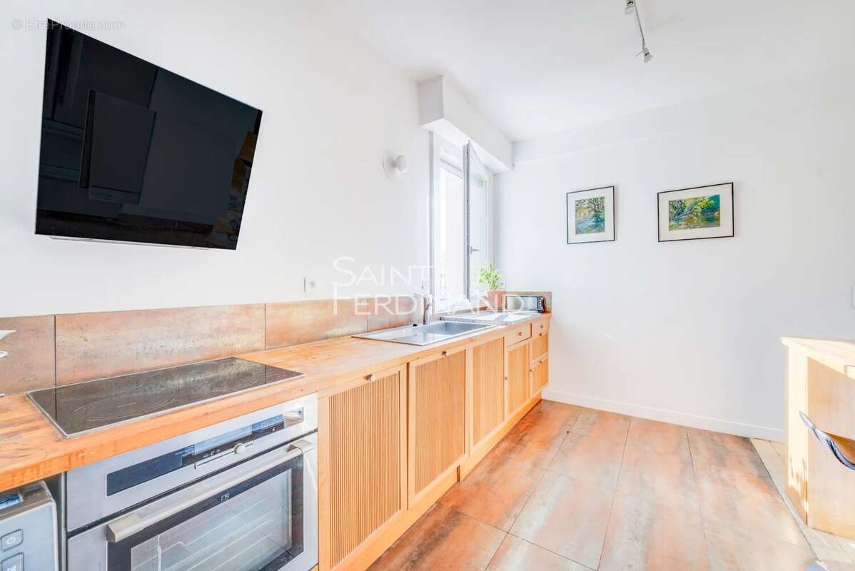 Appartement à NEUILLY-SUR-SEINE