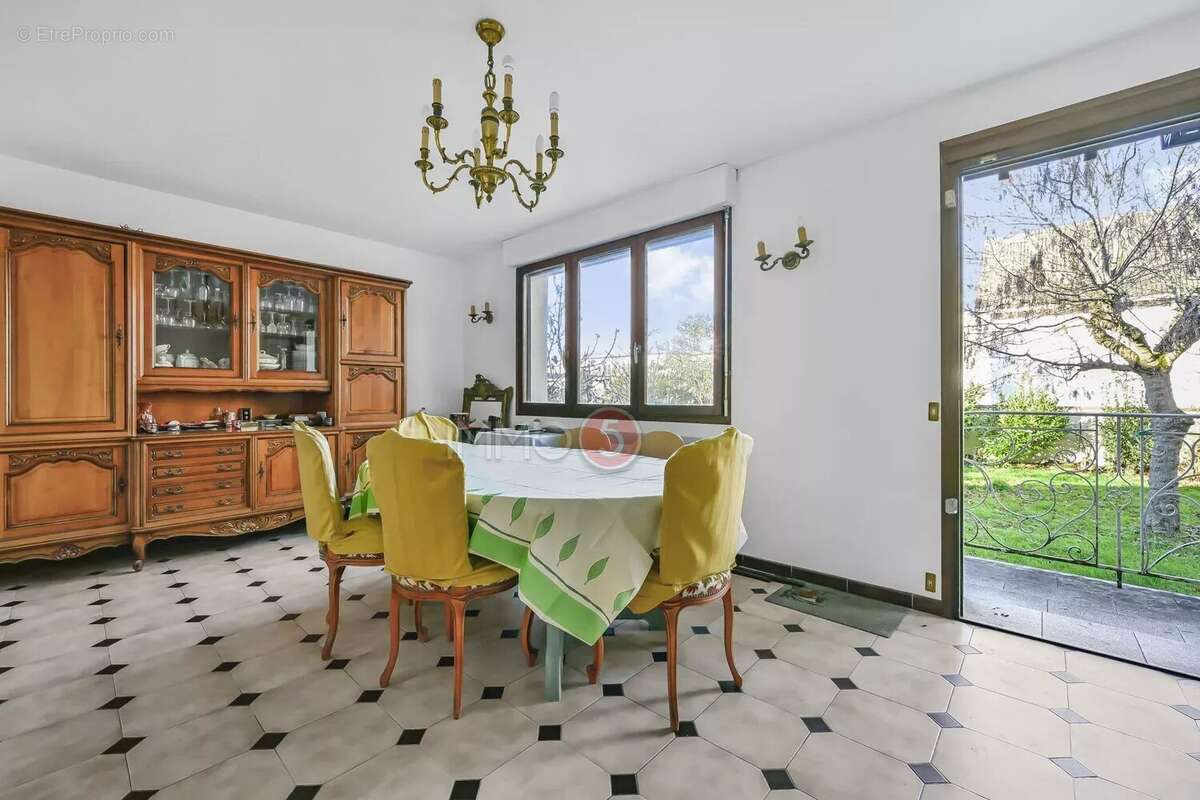 Maison à VILLEMOMBLE