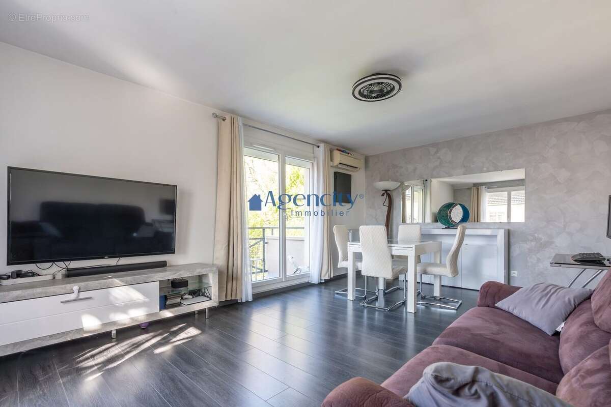 Appartement à TORCY
