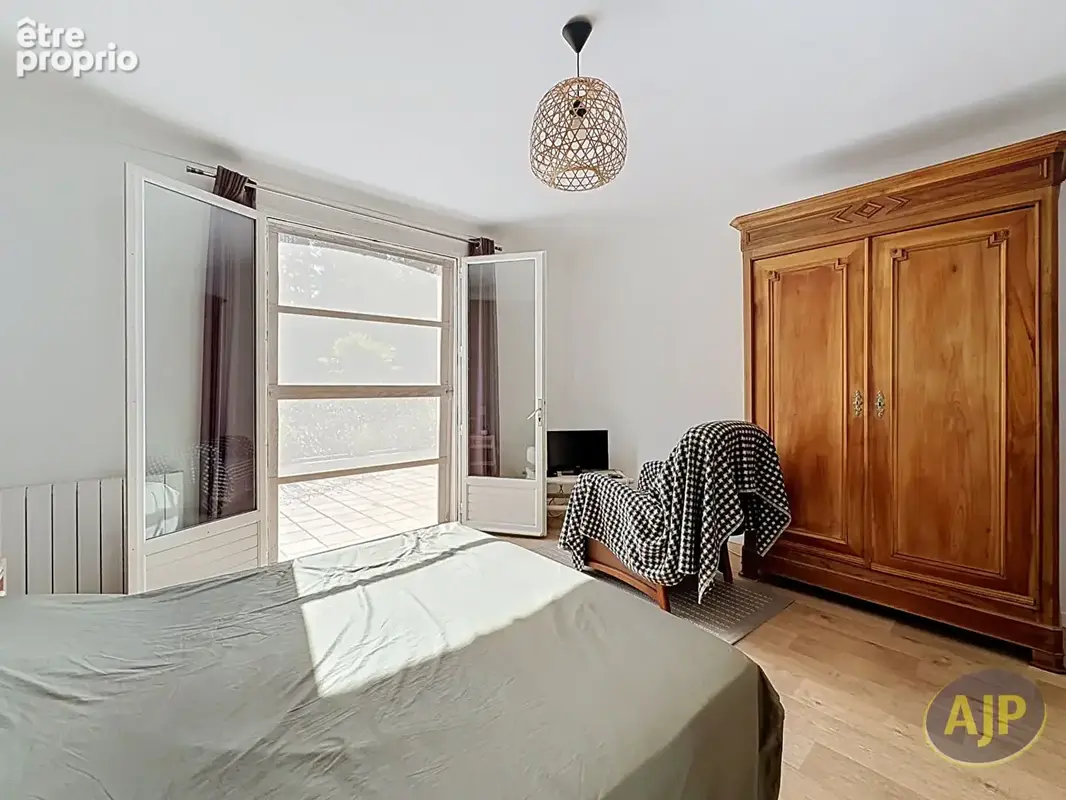 Maison familiale avec dépendance sur plus de 6 000 m² de terrain - photo 5