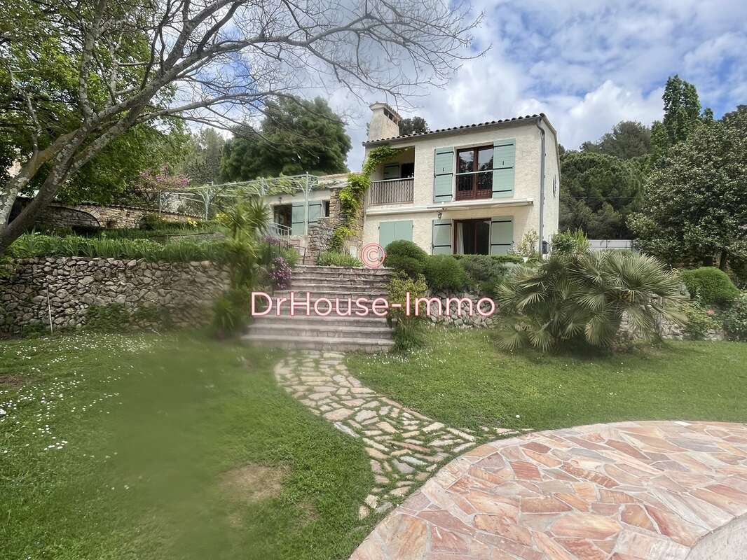 Maison à MEOUNES-LES-MONTRIEUX