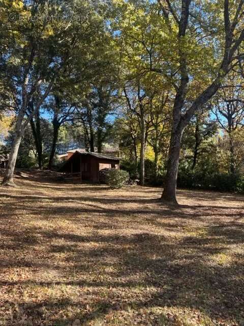 Maison à LA TOUR-D&#039;AIGUES