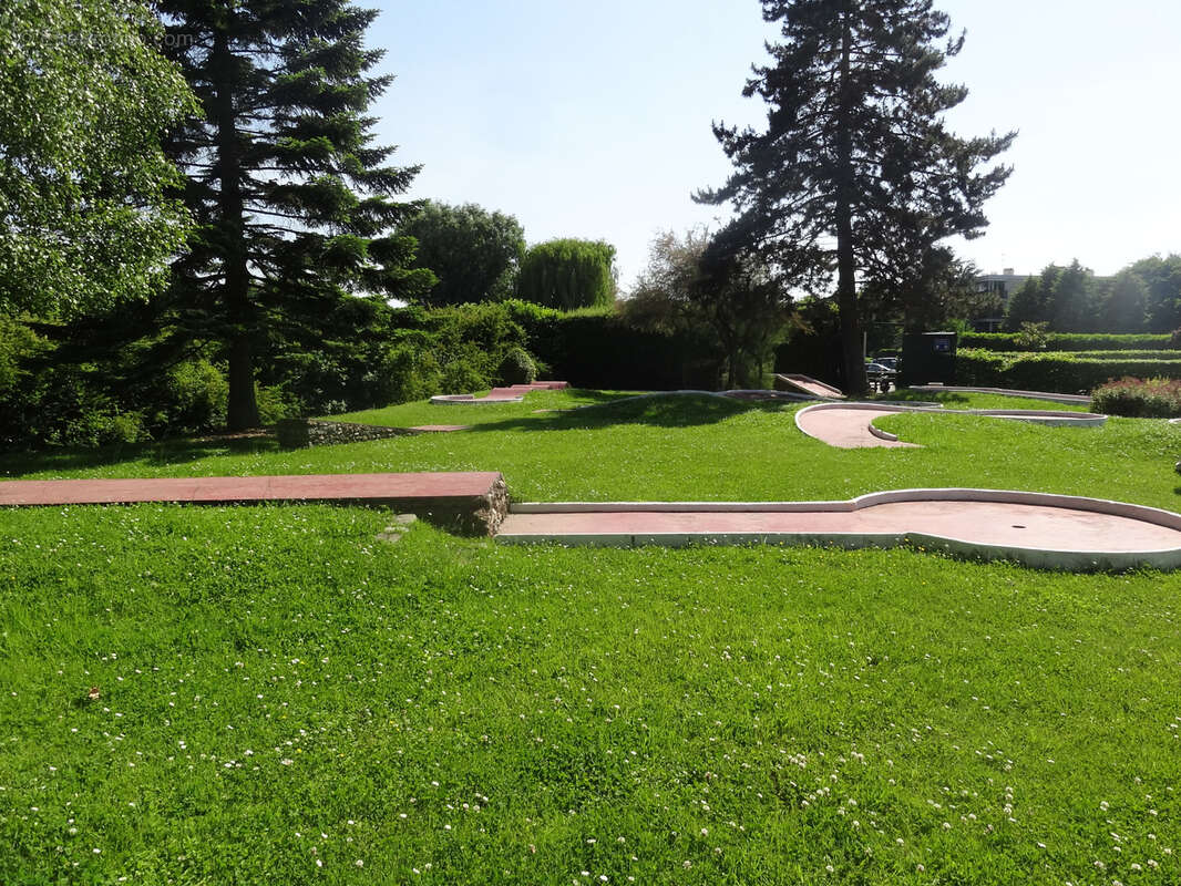 Appartement à FONTENAY-LE-FLEURY