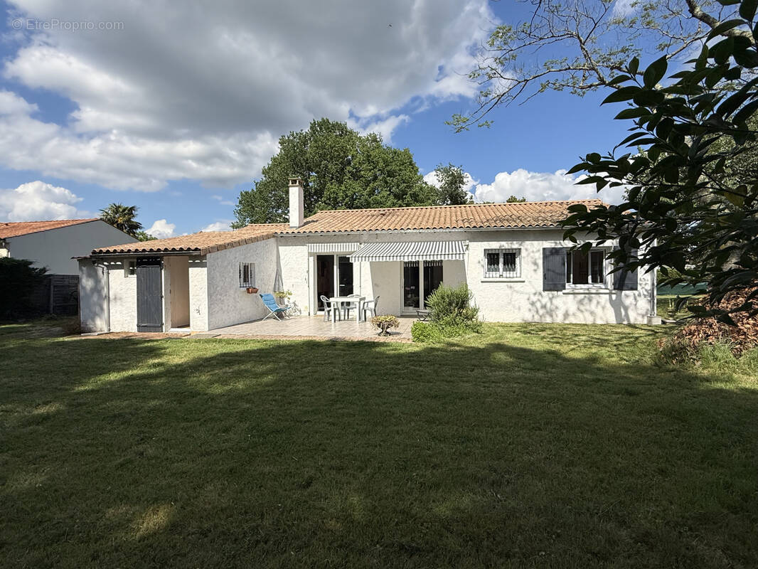 Maison à SAINTES