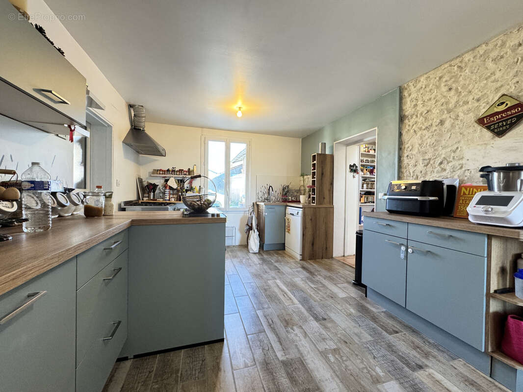 Maison à BARBEZIEUX-SAINT-HILAIRE