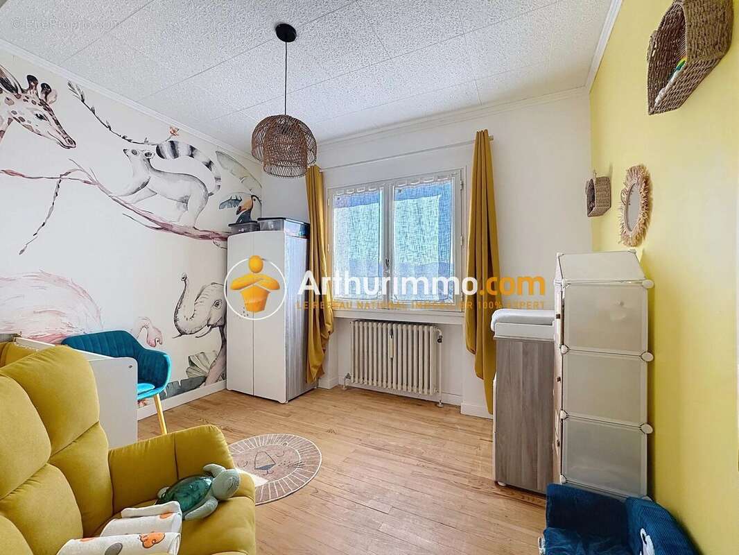 Maison à NIVOLAS-VERMELLE