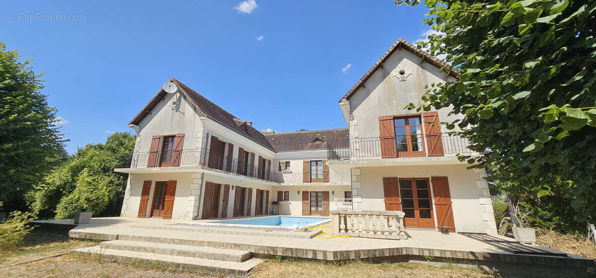 Villa familiale avec parc de 1,7 hectare et piscine à Marcé-sur-Esves - photo 2