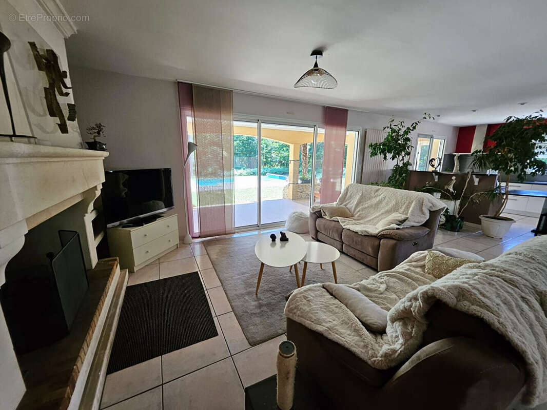Maison Marsac Sur L Isle 6 pièce(s) 130 m2 - photo 7