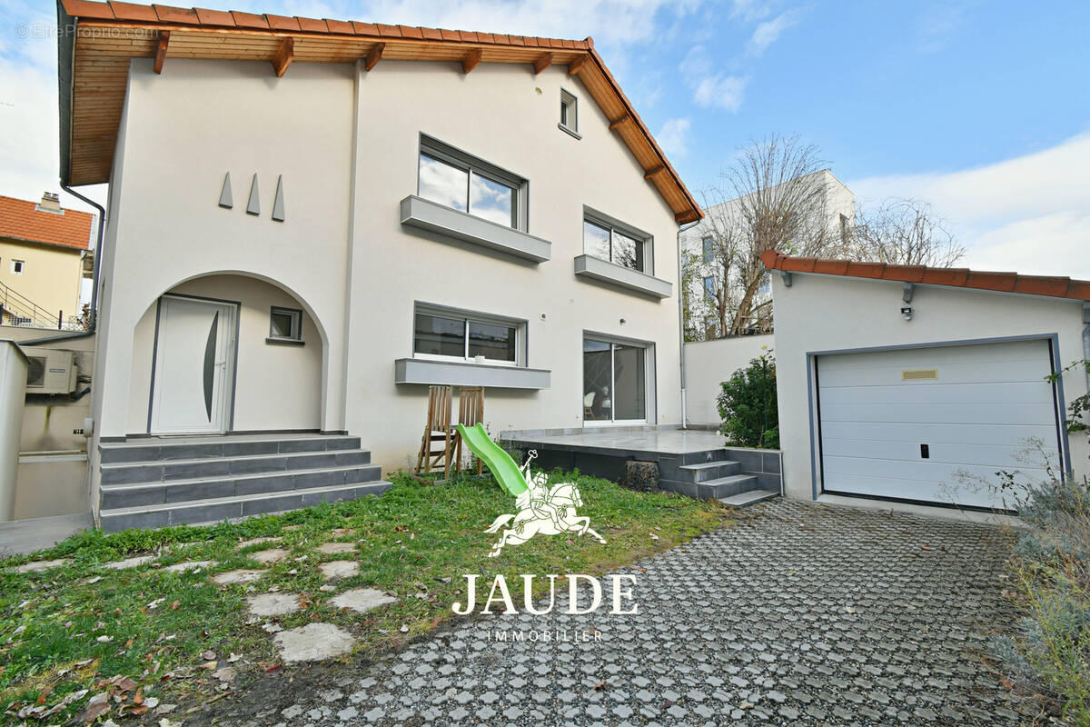 Maison à CLERMONT-FERRAND