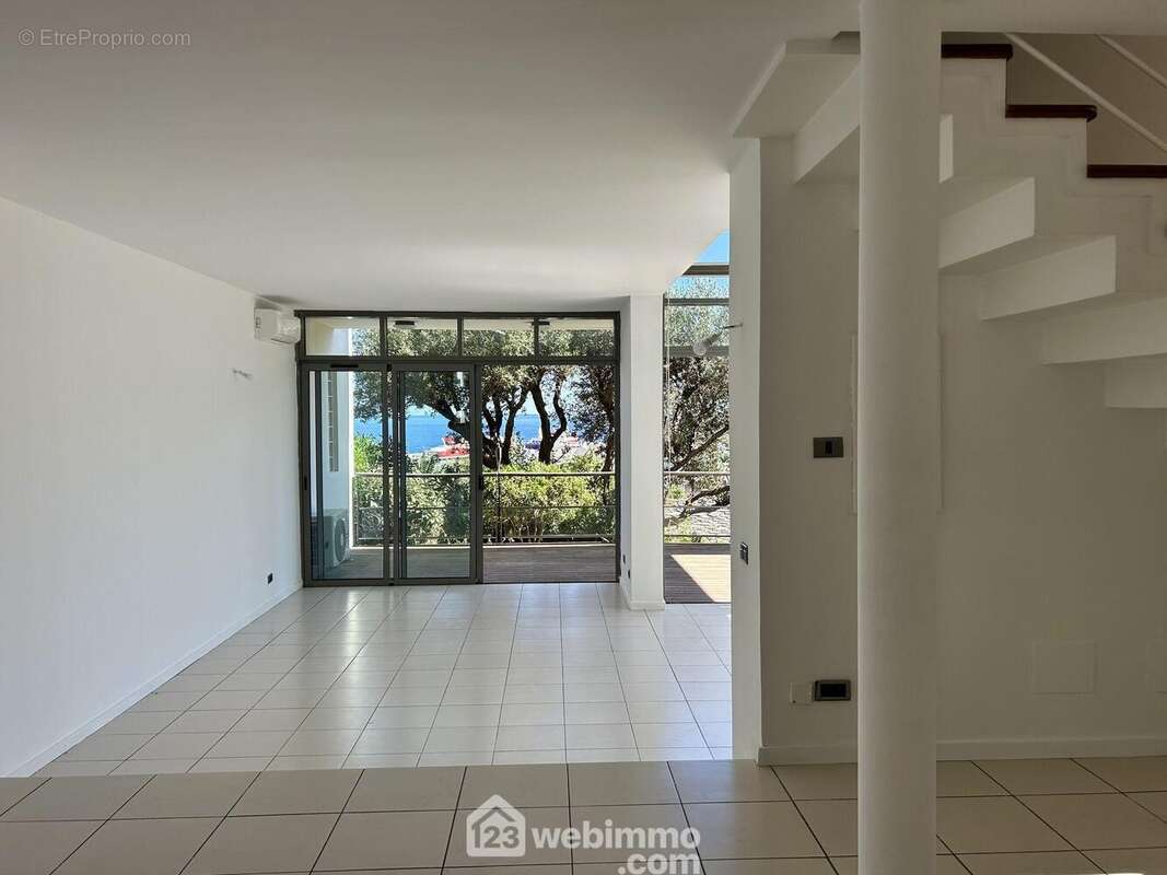 Appartement 165 m² à San-Martino-Di-Lota  - photo 9