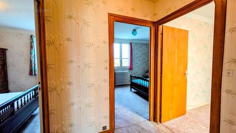 Maison à CHATEAUNEUF-DU-FAOU