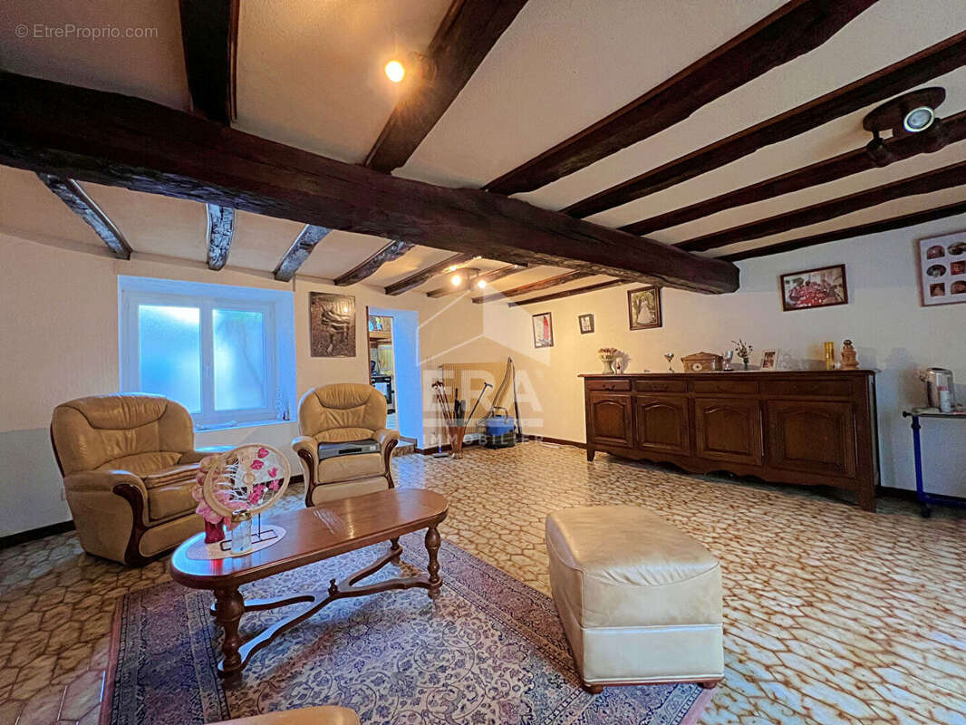 Maison à RUELLE-SUR-TOUVRE