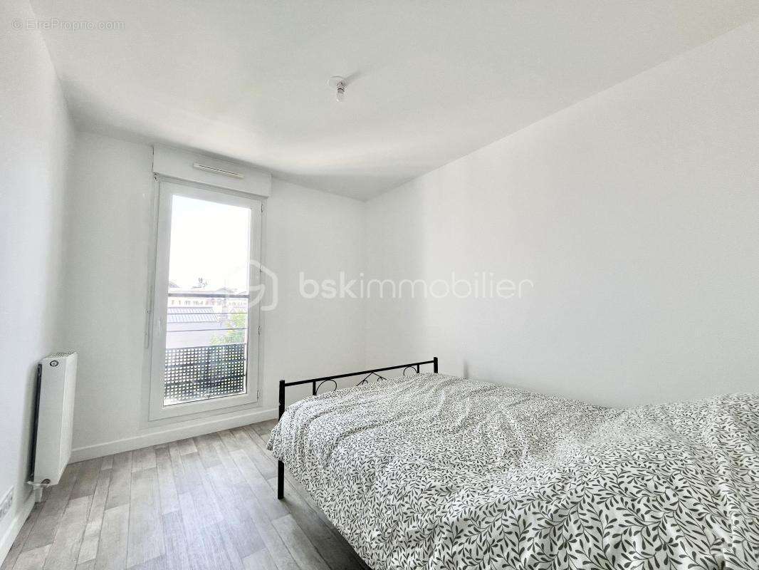Appartement T4 80m2 avec terrasse 39m2, cave et parking ! - photo 9