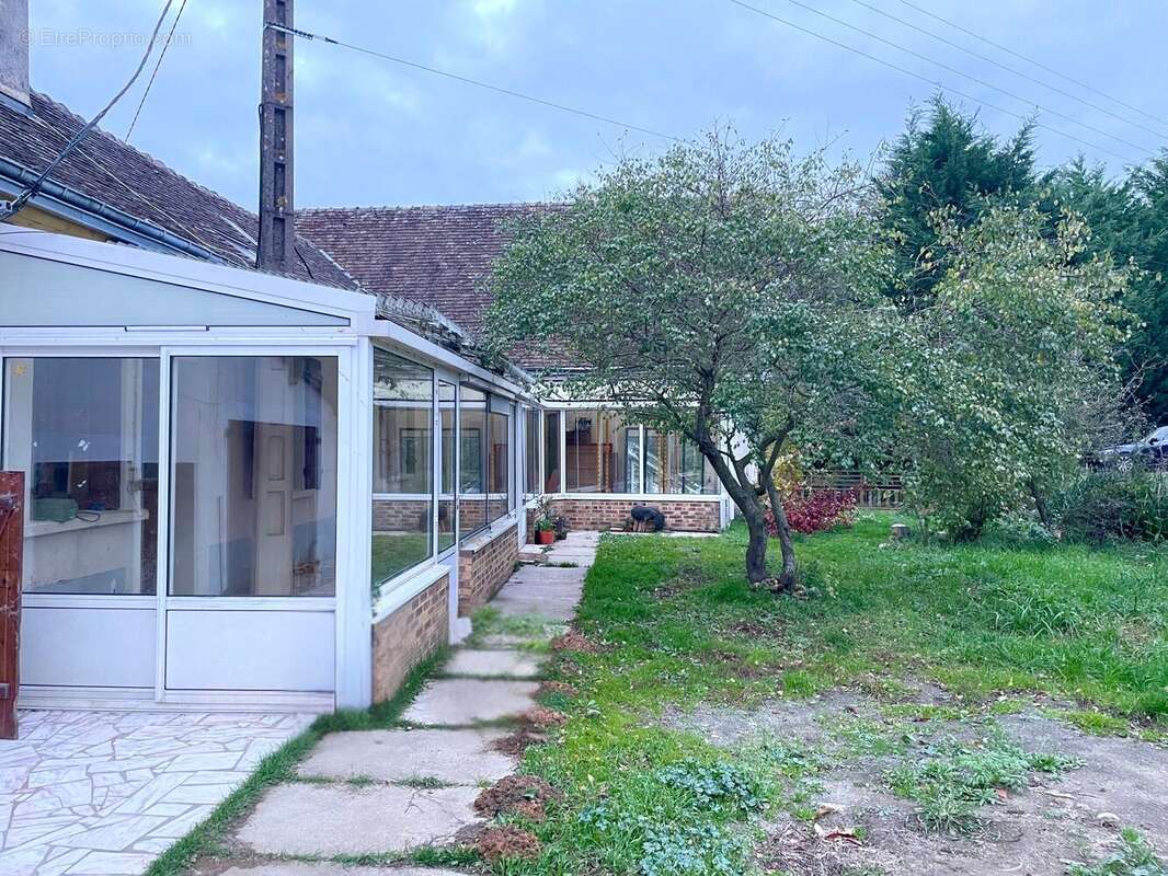 Façade avec véranda - Maison à BONNETABLE