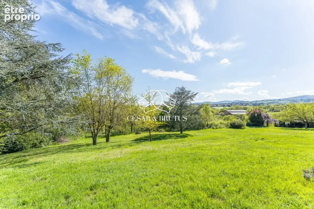 Maison 250 m² à Grezieu-La-Varenne  - photo 2