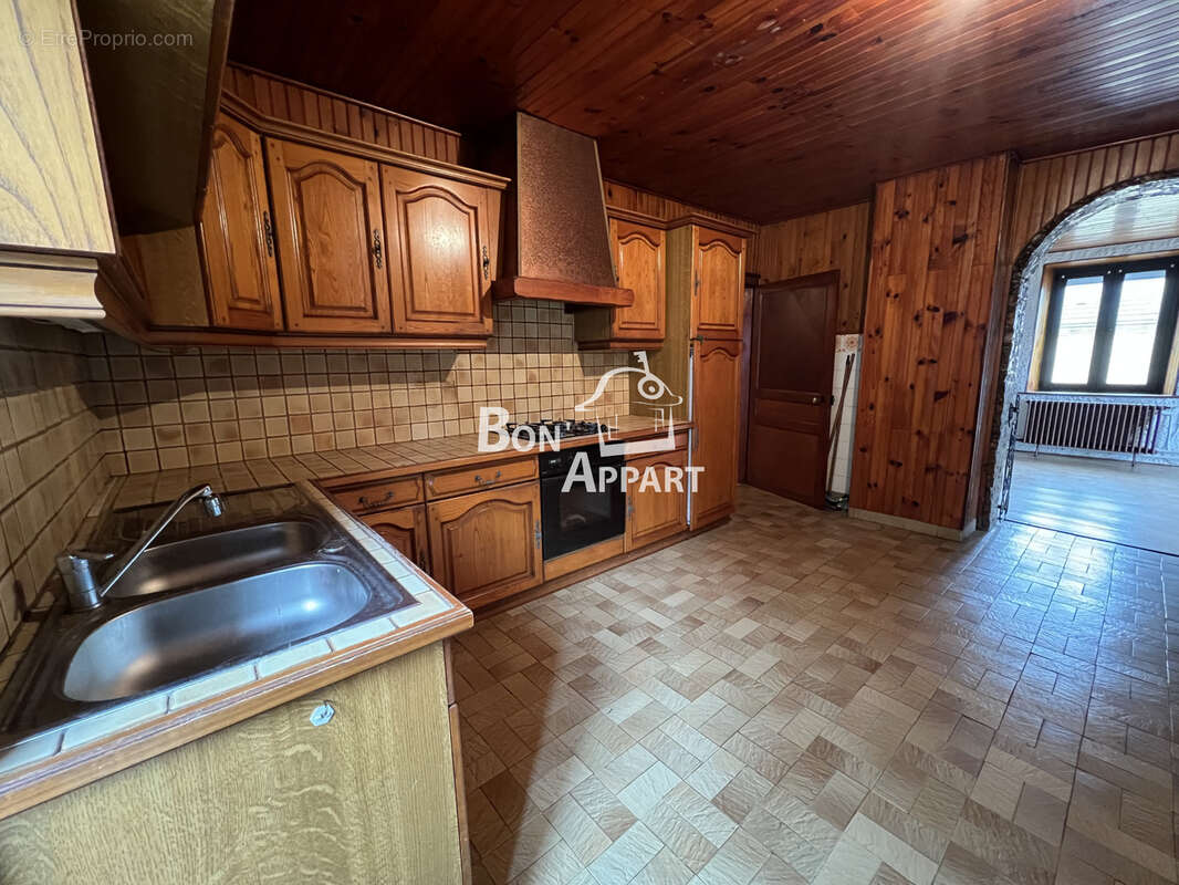 Appartement à COSNES-ET-ROMAIN