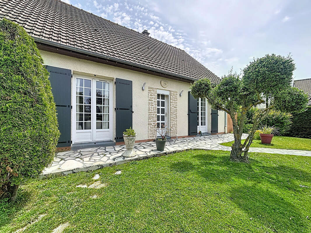 Maison à LION-SUR-MER