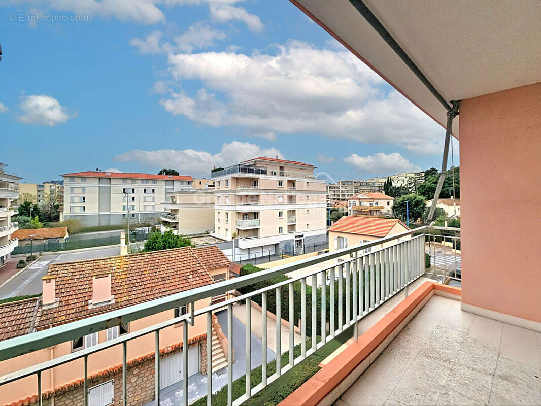 Appartement à MANDELIEU-LA-NAPOULE