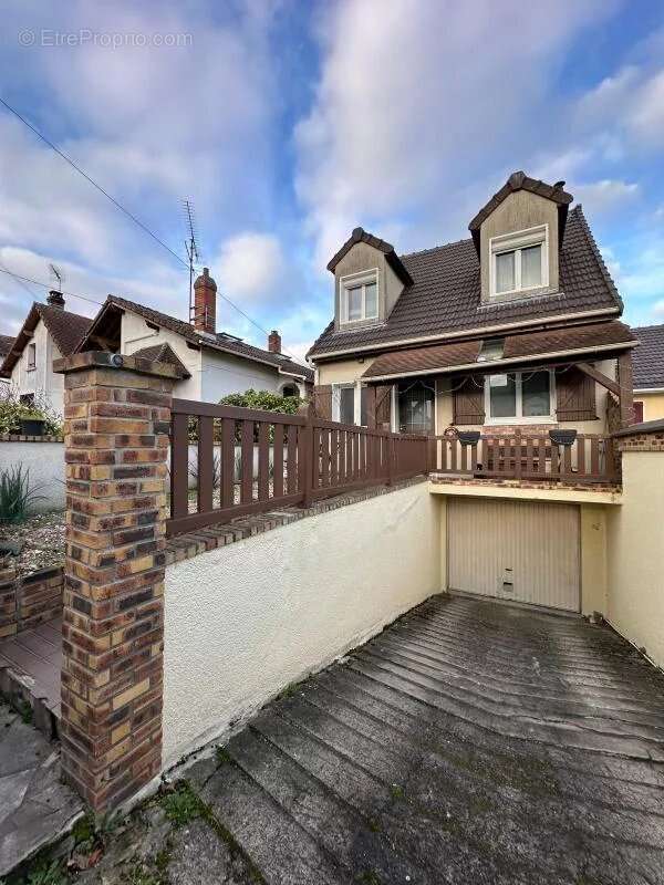 Maison à MONTIGNY-LES-CORMEILLES