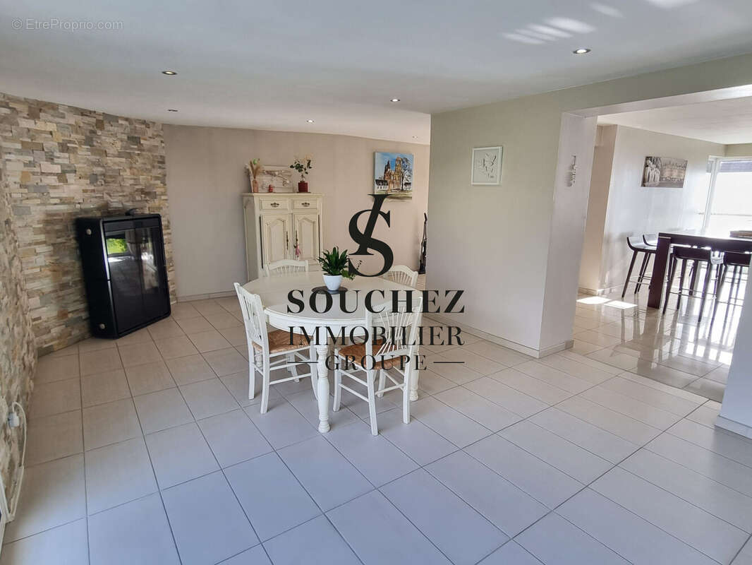 Maison à SERVINS
