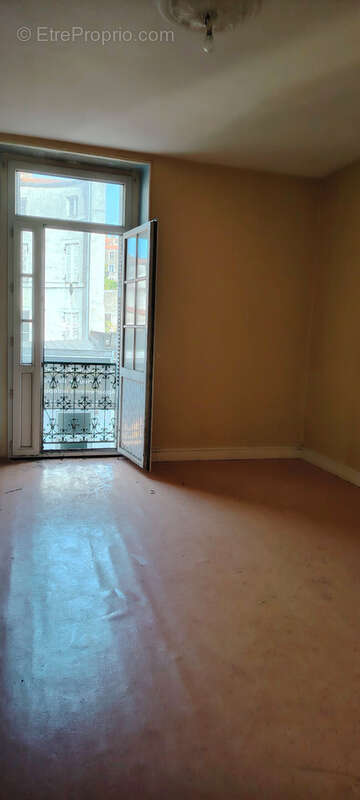 Maison à vendre  ensemble de deux logements centre d'airvault  (79) - photo 8