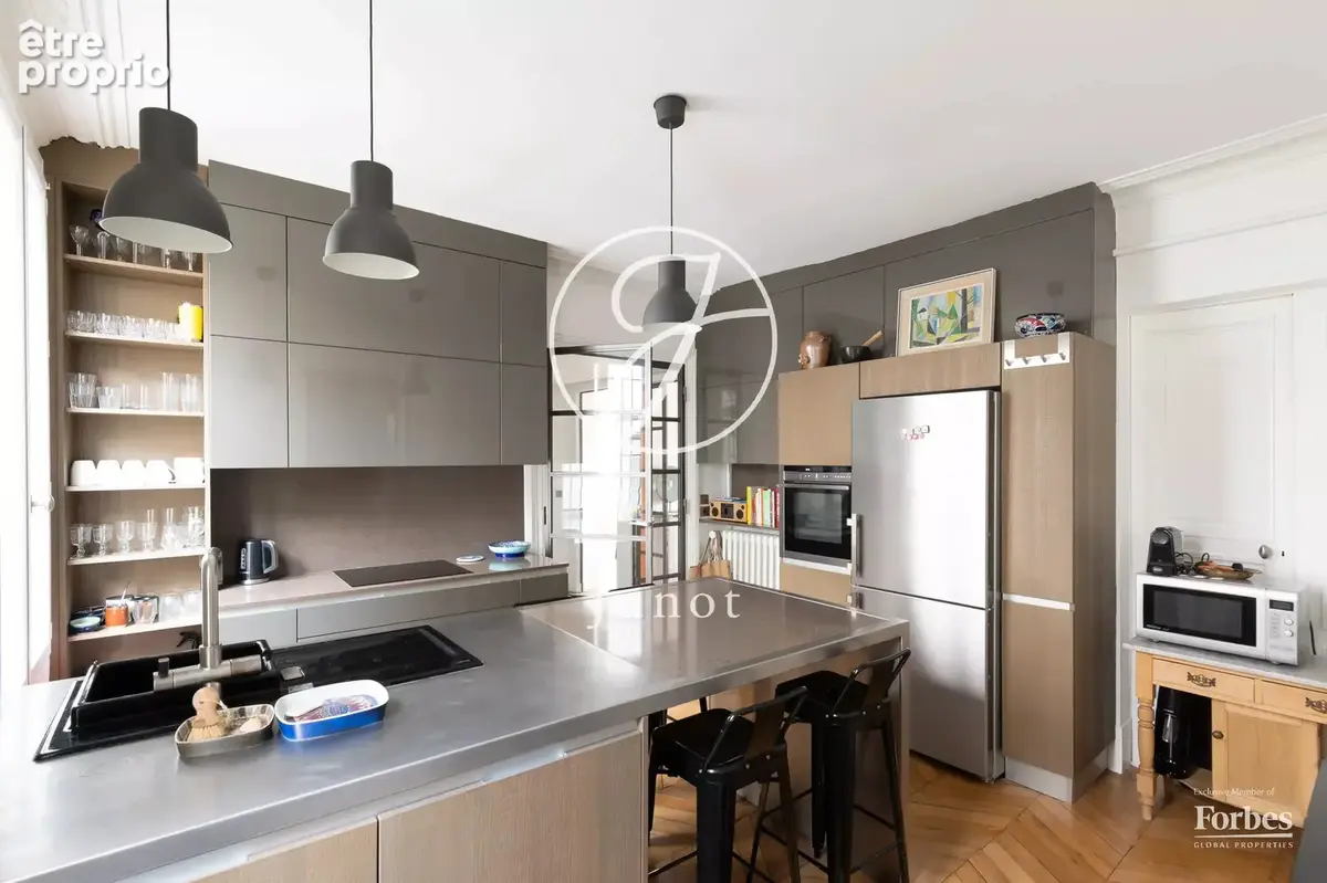 Paris 10e - SAINT-VINCENT DE PAUL - Appartement à vendre - 5 pièces - 114,04m² Carrez - 116,07m² au sol - 2 chambres - Vue dégag - photo 11