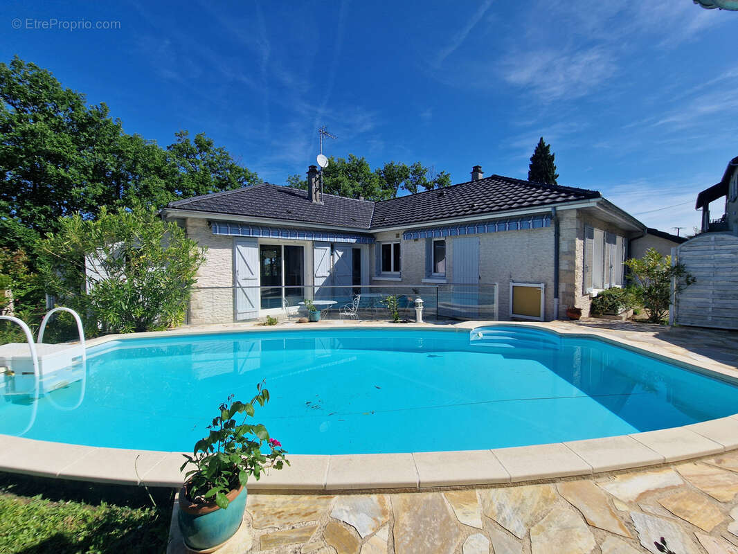 Maison à JUGEALS-NAZARETH