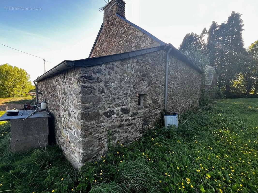 Maison à PLOUGUENAST