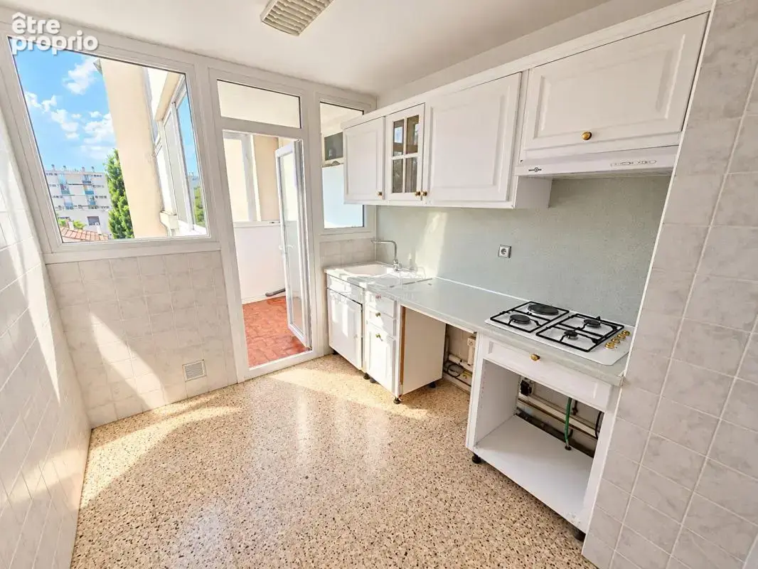 Appartement Marignane 4 pièce(s) 74 m2 - photo 6