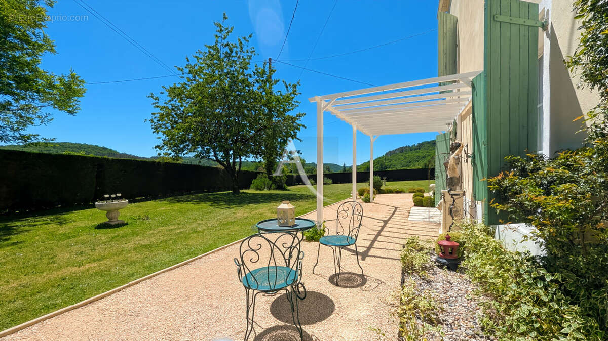 Exceptionnelle propriété de caractère avec gîte et dépendances - photo 15