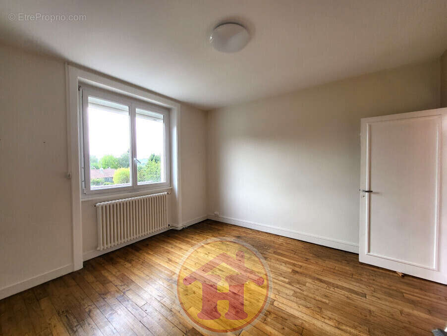 Maison à SAINT-JUNIEN