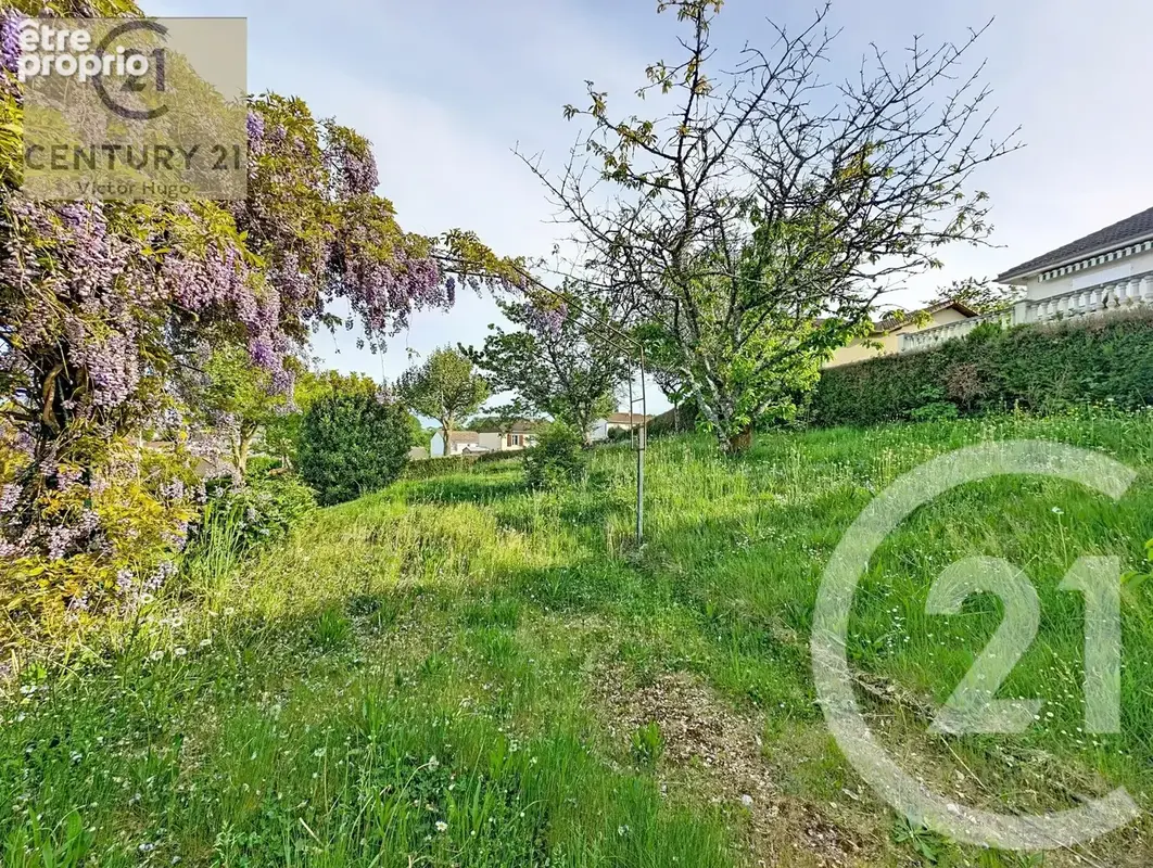 Terrain à AIXE-SUR-VIENNE