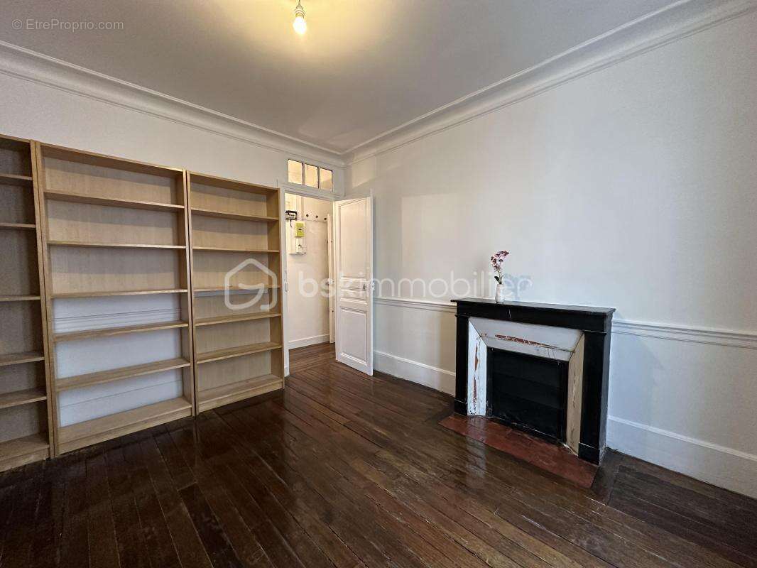 Appartement à AUBERVILLIERS