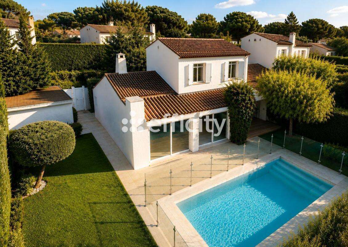 Maison à VILLENEUVE-LOUBET