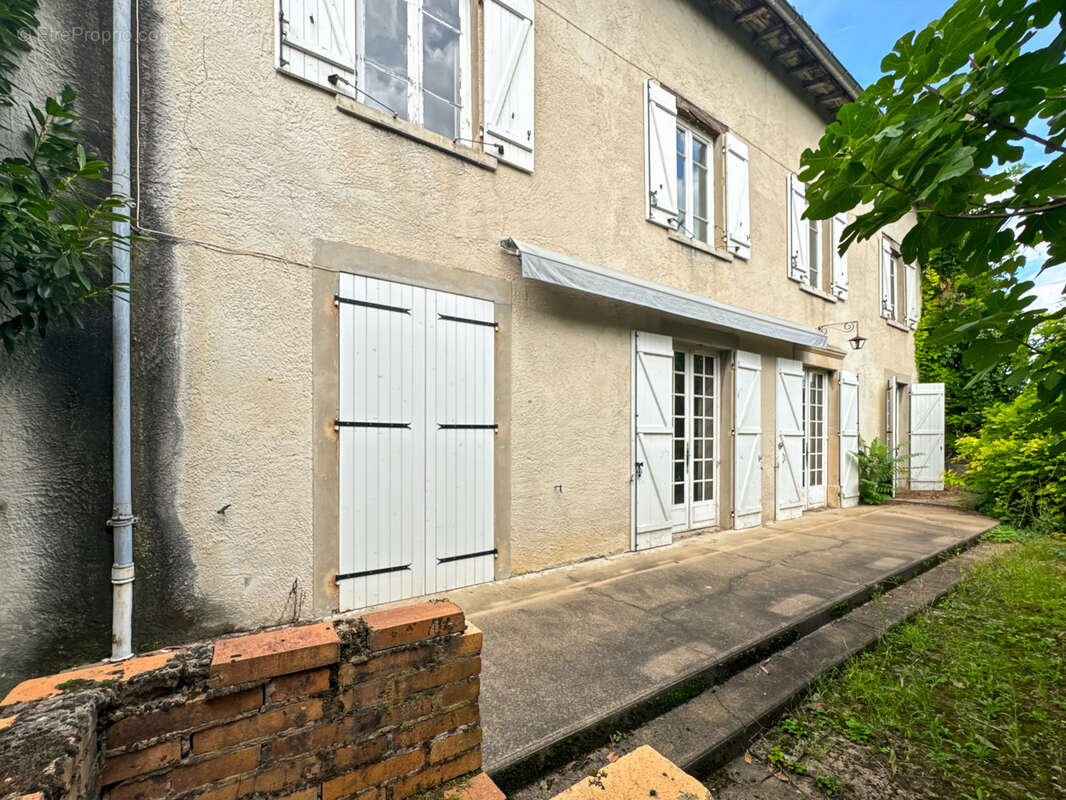 Appartement à REYRIEUX