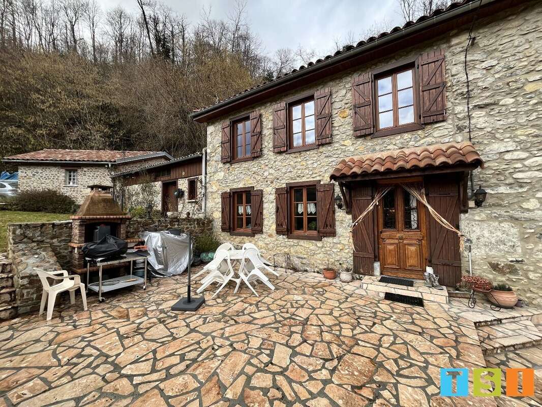 Maison à SENGOUAGNET