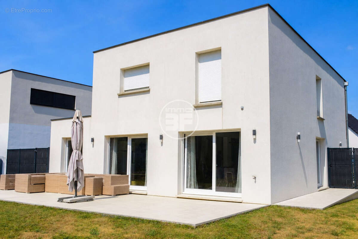 Maison 165 m² à Saint-Louis  - photo 4