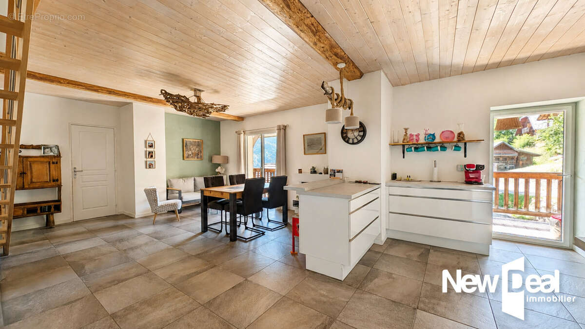Appartement à DINGY-SAINT-CLAIR