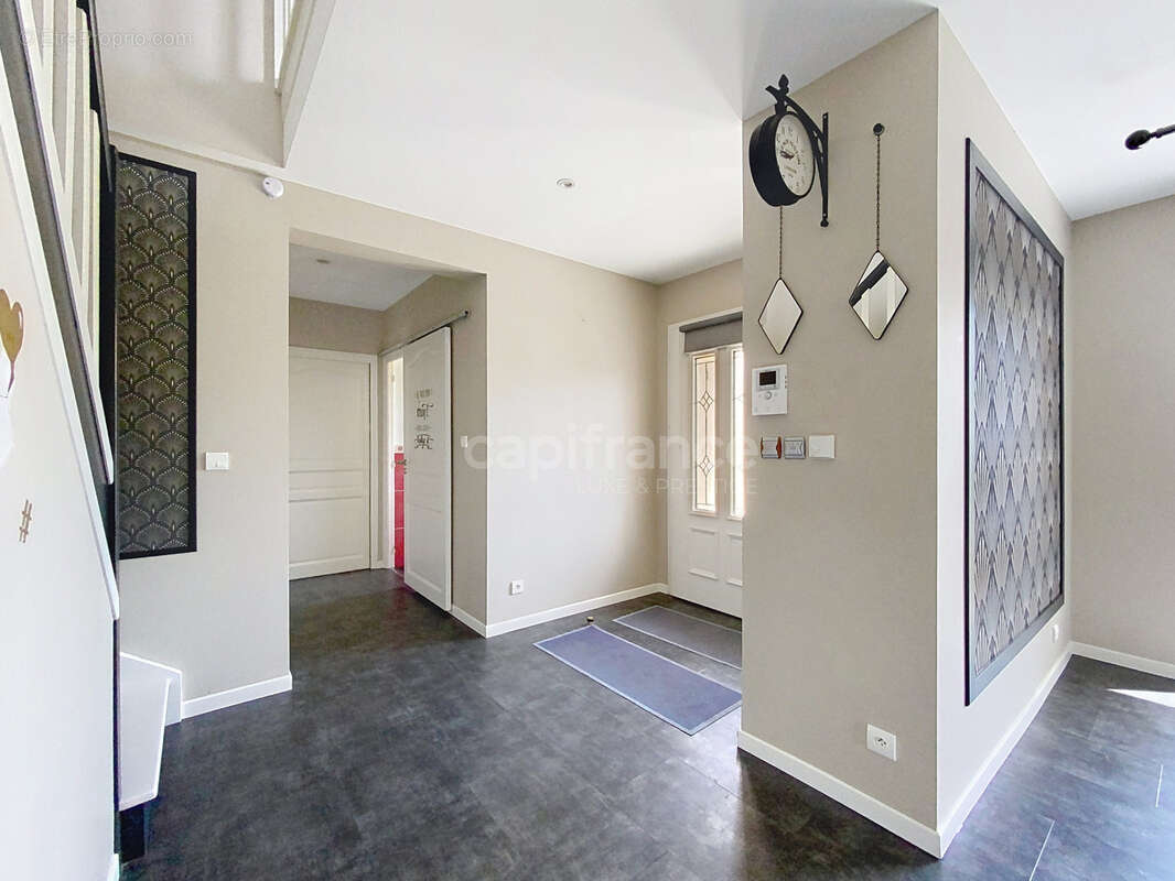 Maison à vendre 7 pièces SAINT AVERTIN (37) - photo 2