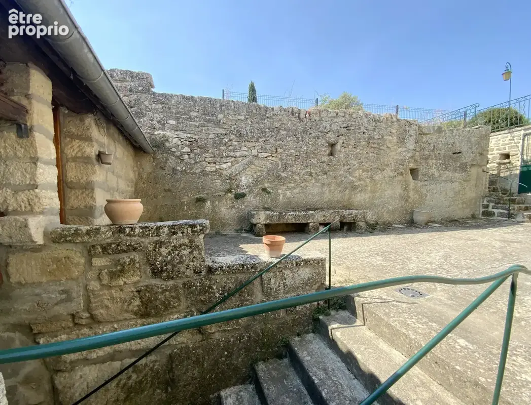 Maison en pierre à 4 km d' Uzès, jardin et grand garage. - photo 5