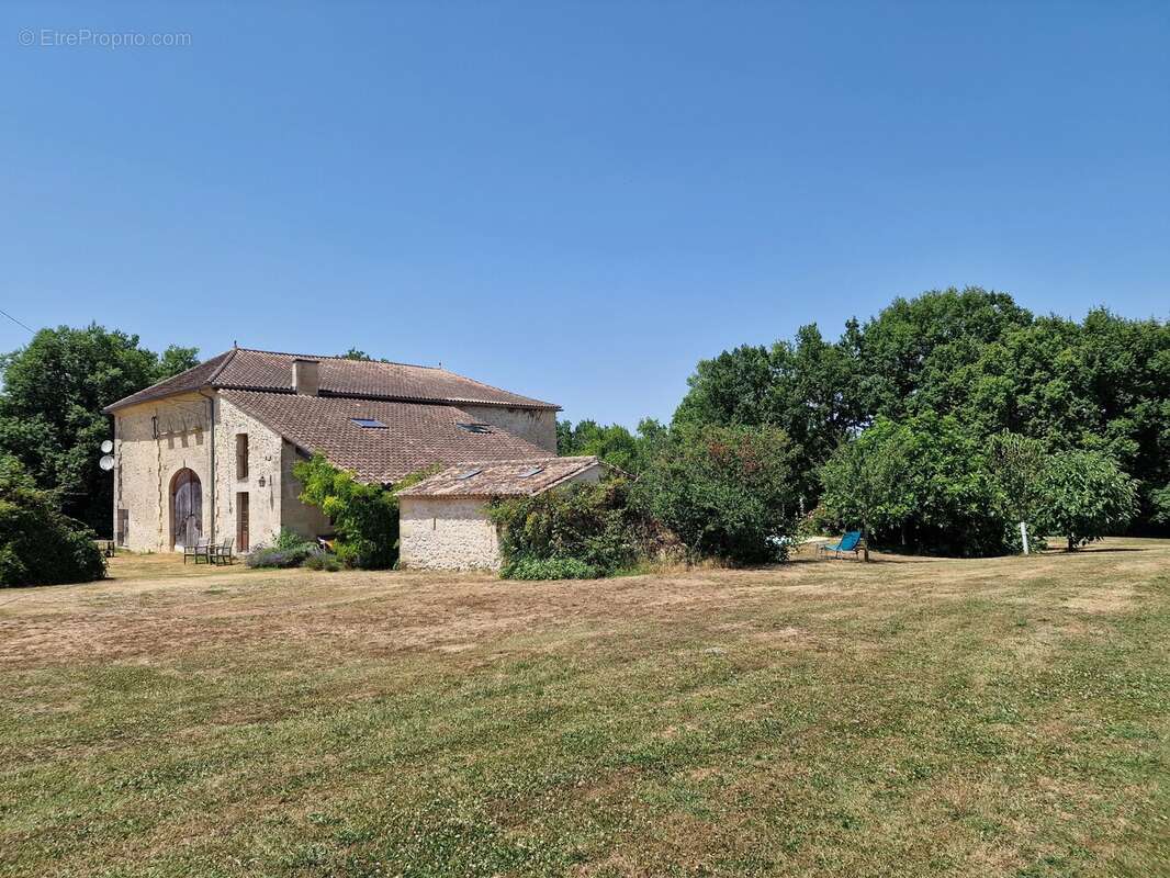 Propriété de caractère à la campagne avec vue panoramique - photo 11