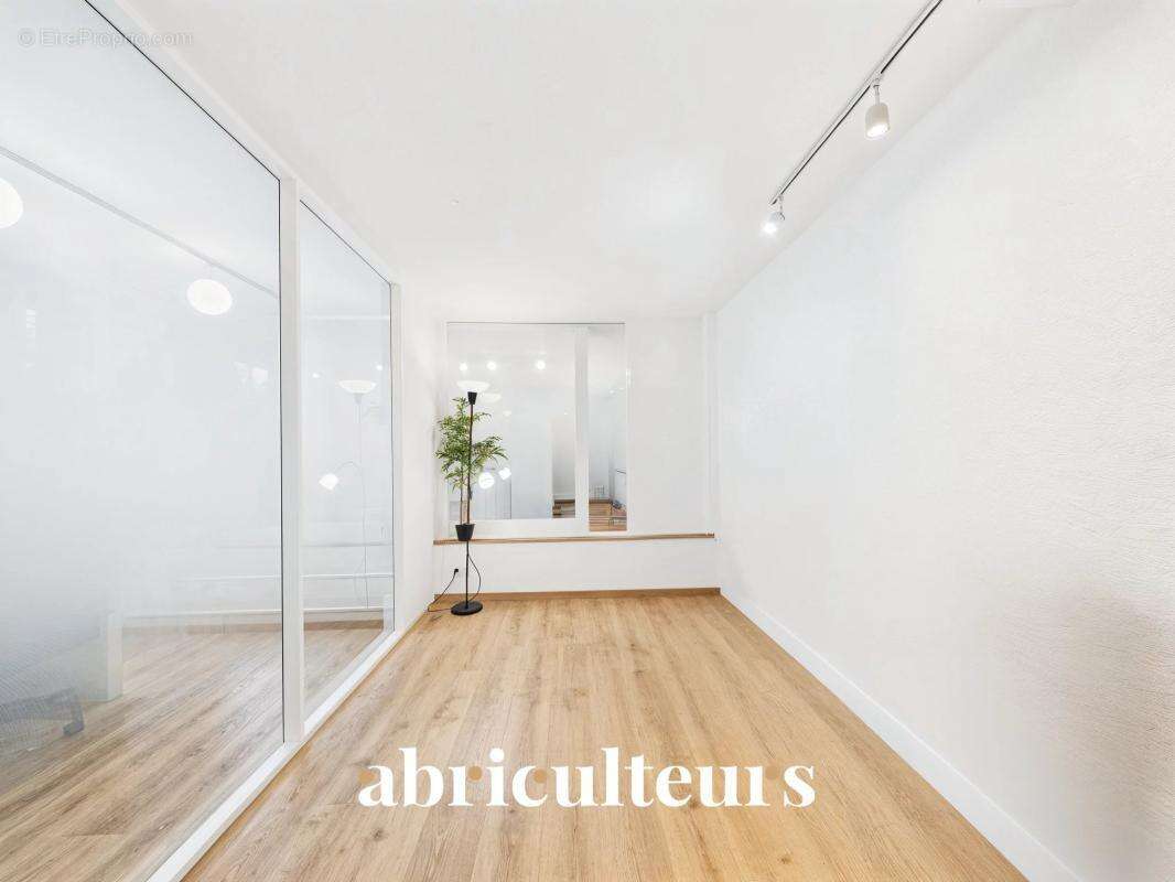 Bureau au rdc de 64m2 en vente à Rezé (44400) - photo 3
