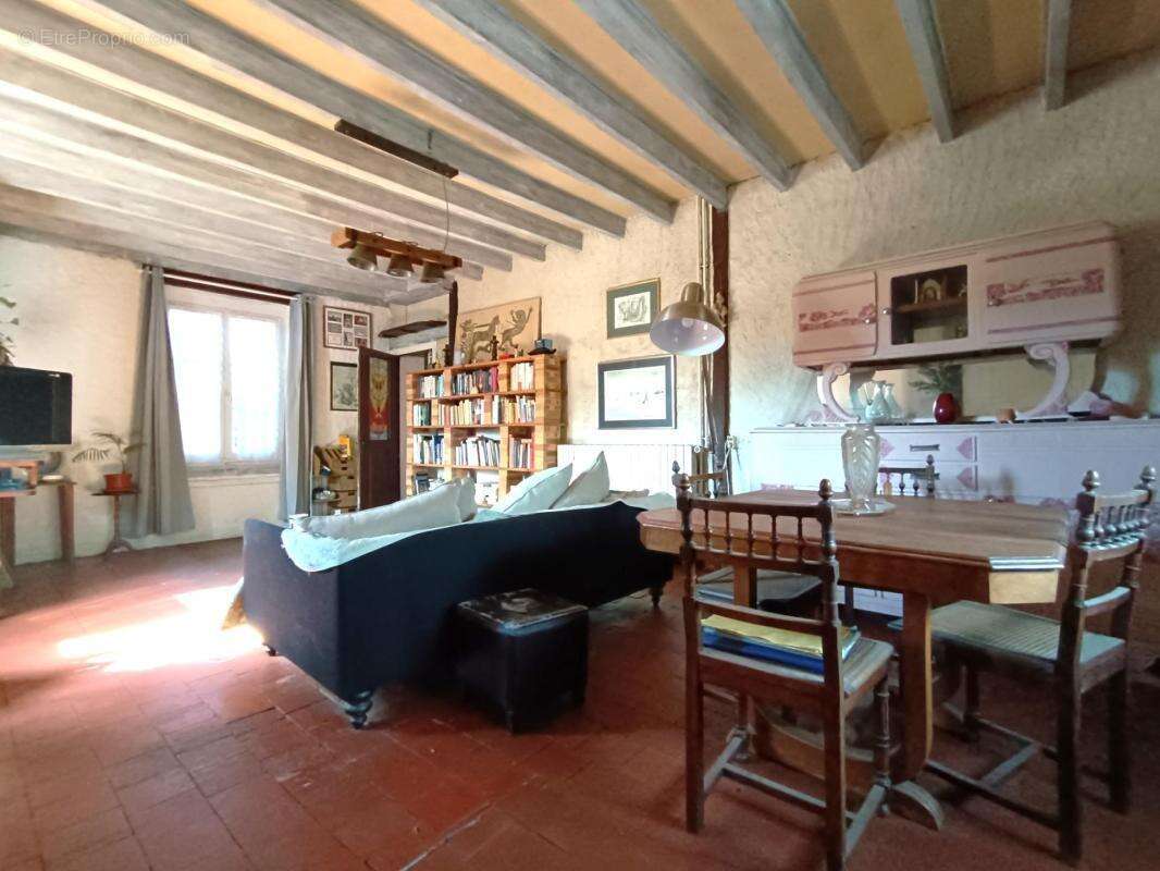 Maison ancienne 4 pièces 113 M² - photo 2
