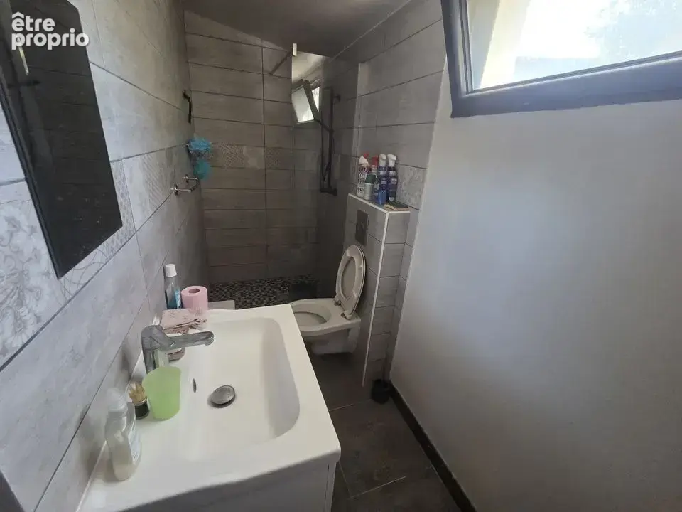 Maison de plain-pied avec piscine  Parcelle de 500 m² a Rognac - photo 8