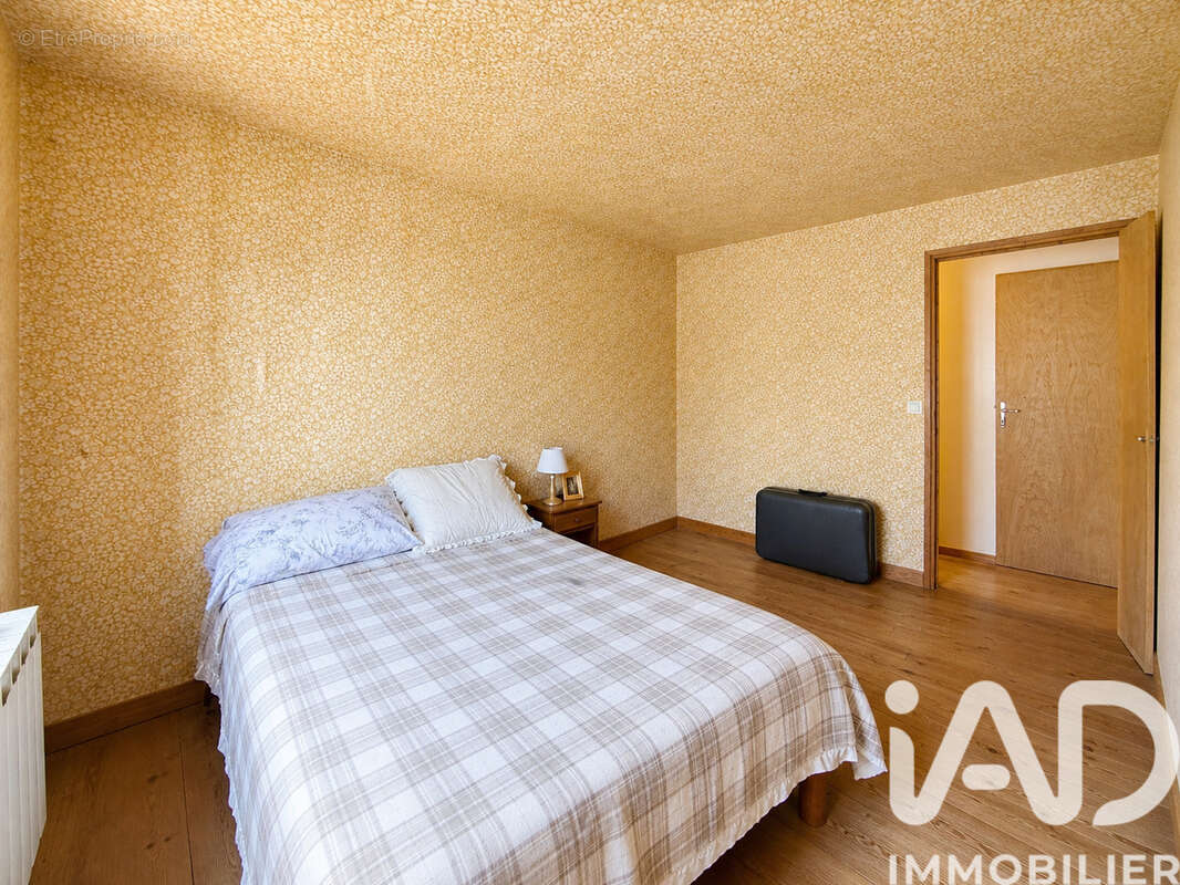 Maison 97 m² à Meljac  - photo 8