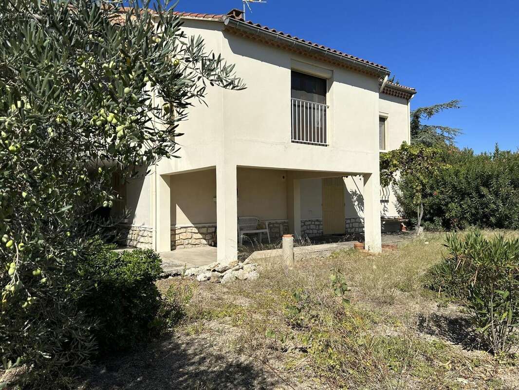 Maison 94 m² à Villeneuve-Les-Avignon  - photo 2